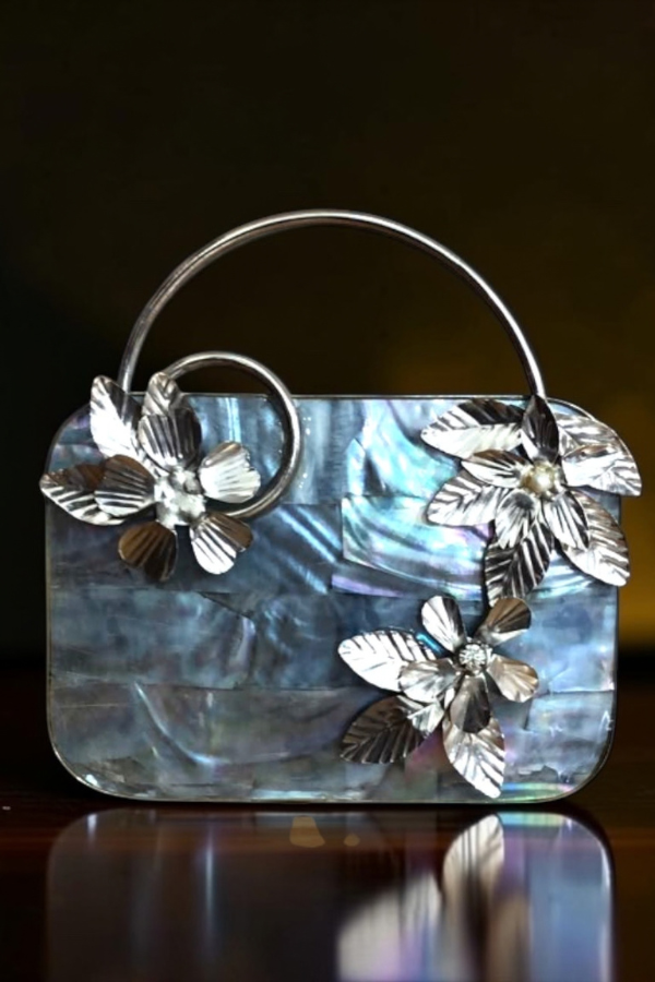 Mother-of-pearl Handle bag